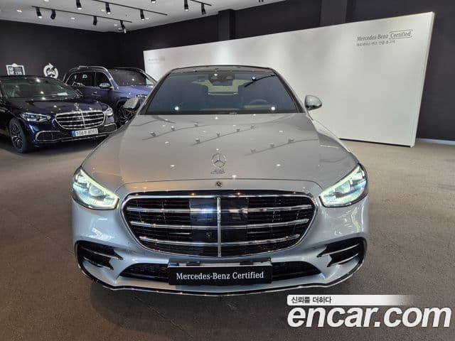 Mercedes-Benz S-Class 2025 — Photo 19/20
