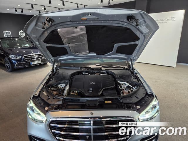 Mercedes-Benz S-Class 2025 — Photo 12/20