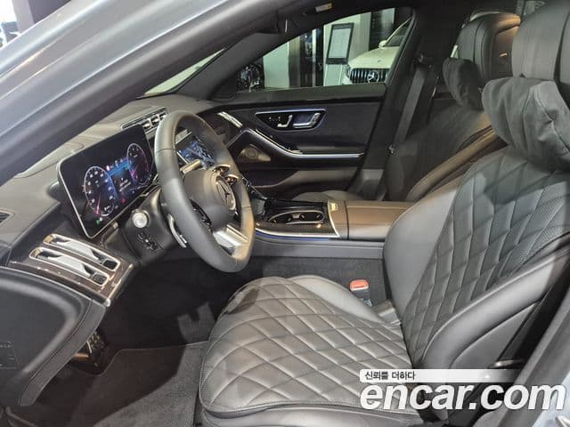 Mercedes-Benz S-Class 2025 — Photo 13/20