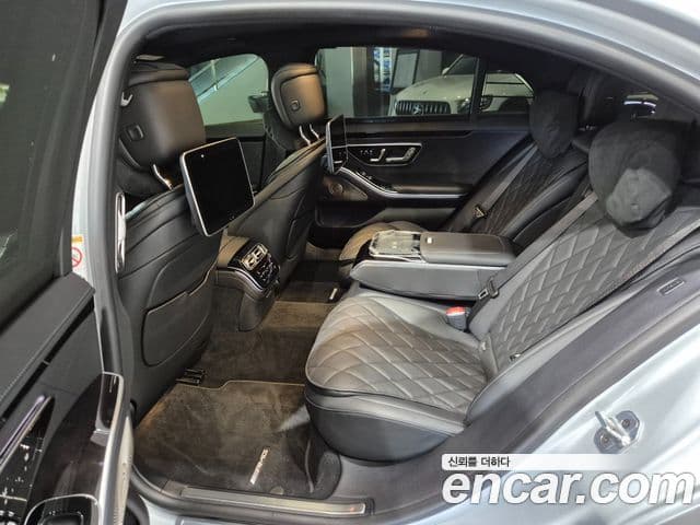 Mercedes-Benz S-Class 2025 — Photo 18/20
