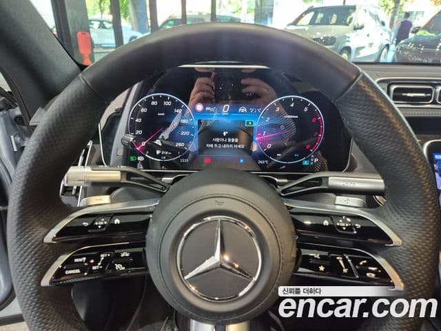 Mercedes-Benz S-Class 2025 — Photo 16/20