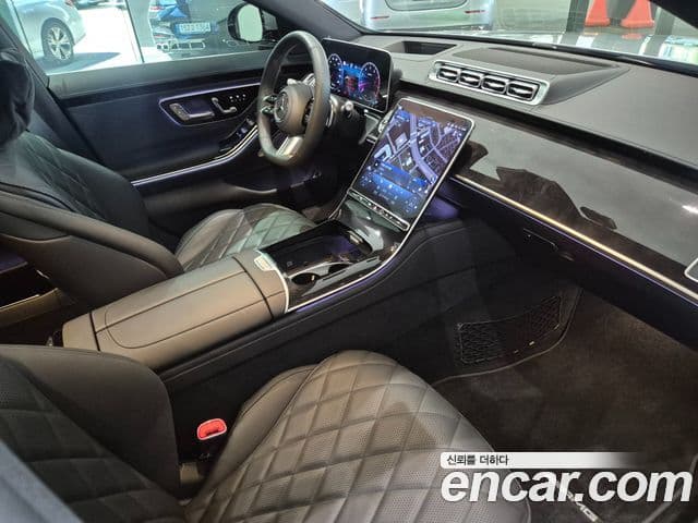 Mercedes-Benz S-Class 2025 — Photo 17/20