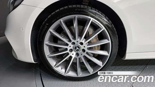 Mercedes-Benz E-Class 2020 — ფოტო 5/20