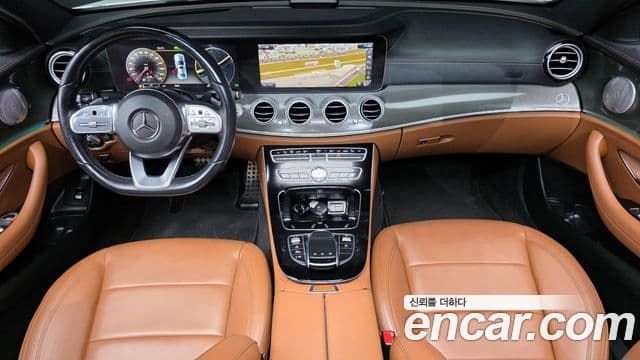 Mercedes-Benz E-Class 2020 — ფოტო 7/20