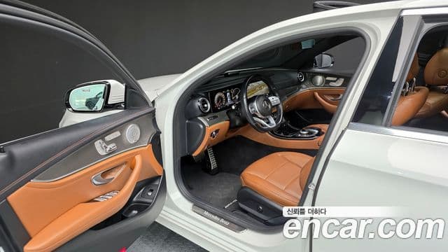 Mercedes-Benz E-Class 2020 — ფოტო 10/20