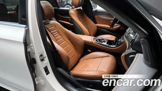 Mercedes-Benz E-Class 2020 — ფოტო 12/20