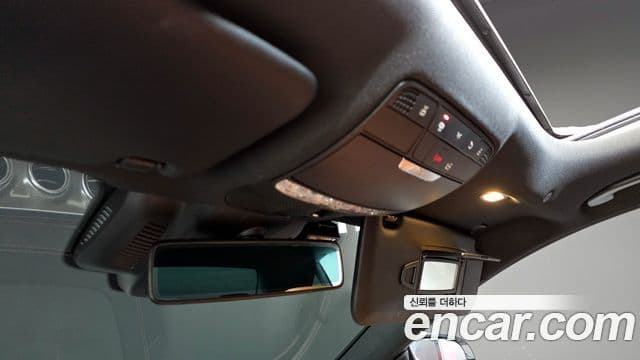 Mercedes-Benz E-Class 2020 — ფოტო 18/20