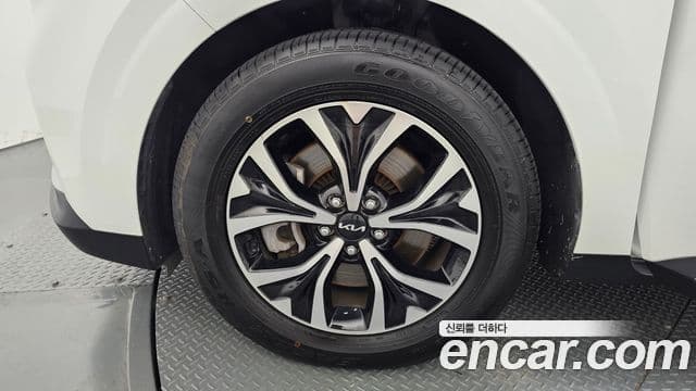 Kia Carnival 2023 — Photo 13/20