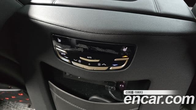 Cadillac Escalade 2020 — Şəkil 19/20