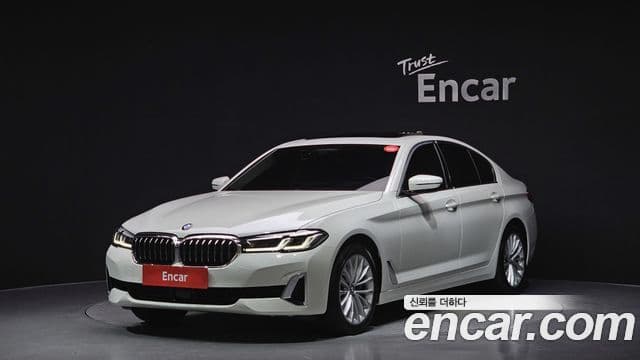 BMW 5 Series 2021 — ფოტო 17/20