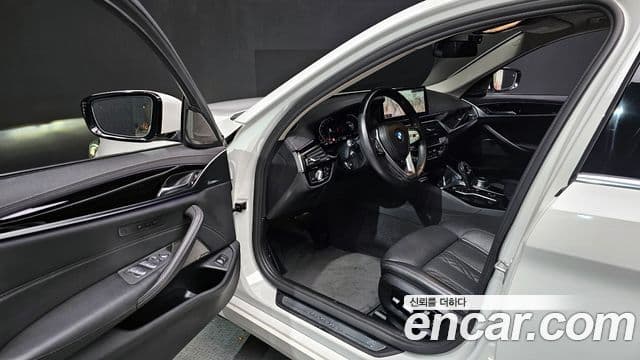BMW 5 Series 2021 — ფოტო 1/20