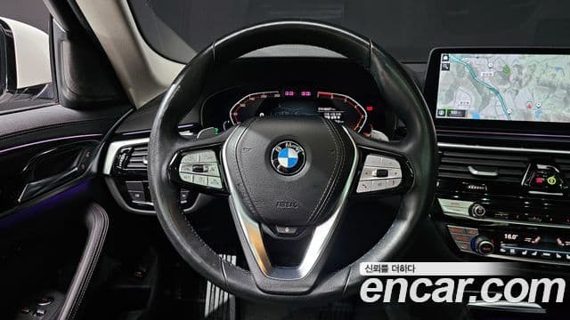 BMW 5 Series 2021 — ფოტო 16/20