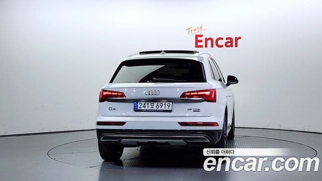 Audi Q5 2023 — Фото 4/20