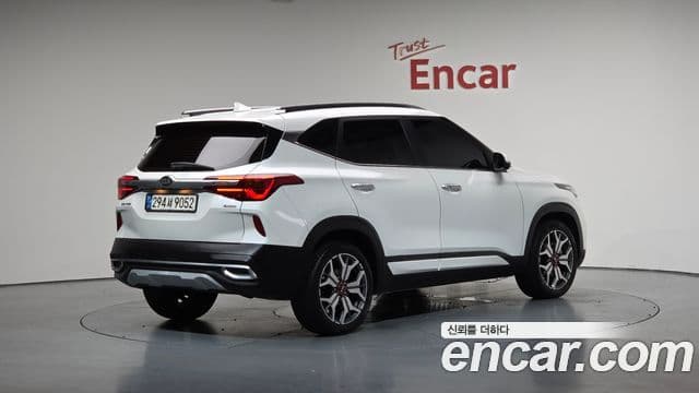 Kia Seltos 2020 — ფოტო 2/20