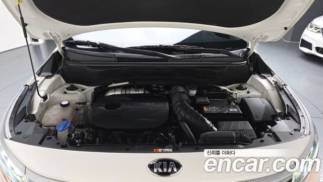 Kia Seltos 2020 — ფოტო 6/20