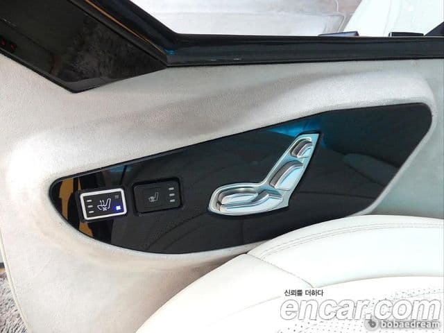 Mercedes-Benz V-Class 2020 — Şəkil 10/20