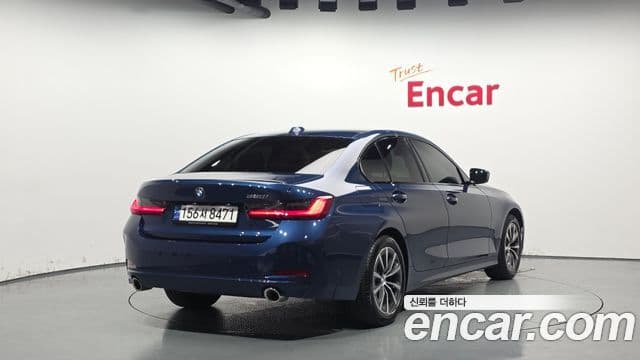 BMW 3 Series 2023 — Photo 12/20