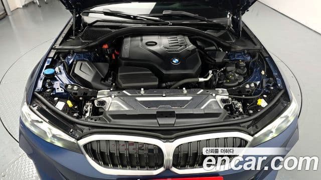 BMW 3 Series 2023 — Photo 14/20