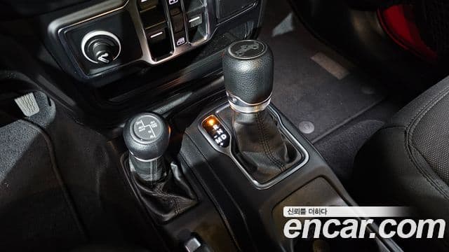 Jeep Wrangler 2019 — Photo 19/20