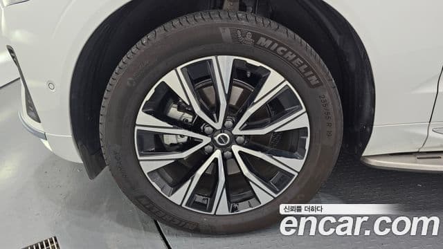 Volvo XC60 2024 — ფოტო 5/20