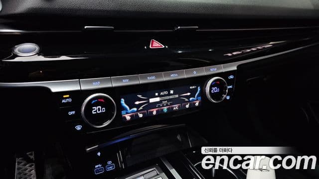 Genesis Electrified G80 2022 — ფოტო 18/20