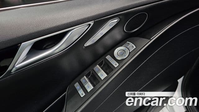 Genesis Electrified G80 2022 — ფოტო 19/20