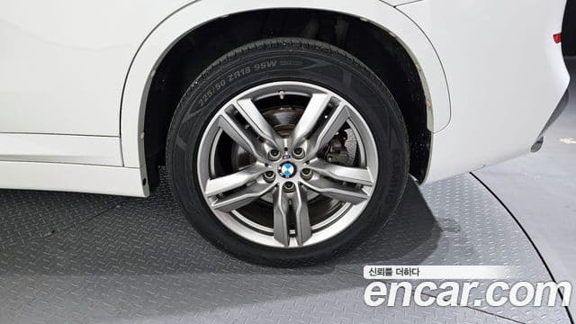 BMW X1 2021 — ფოტო 16/20