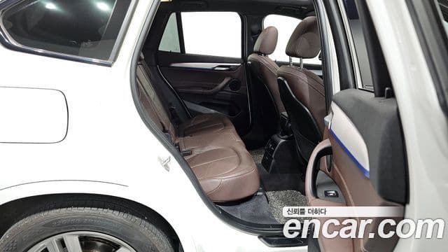 BMW X1 2021 — ფოტო 14/20