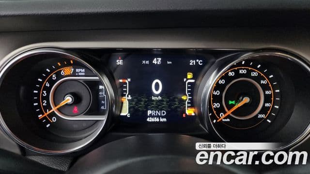 Jeep Wrangler 2019 — ფოტო 6/20