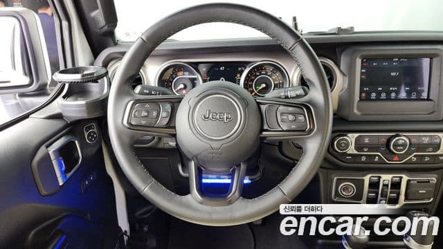 Jeep Wrangler 2019 — ფოტო 12/20