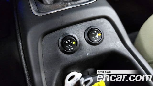 Jeep Wrangler 2019 — ფოტო 17/20