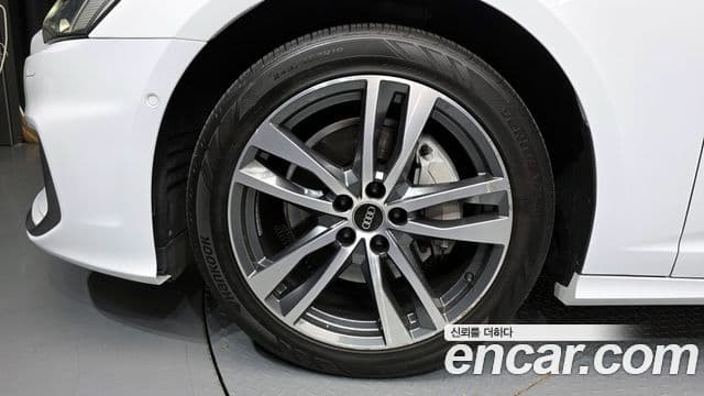 Audi A6 2022 — Photo 11/20