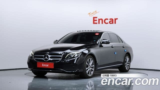 Mercedes-Benz E-Class 2018 — ფოტო 10/20