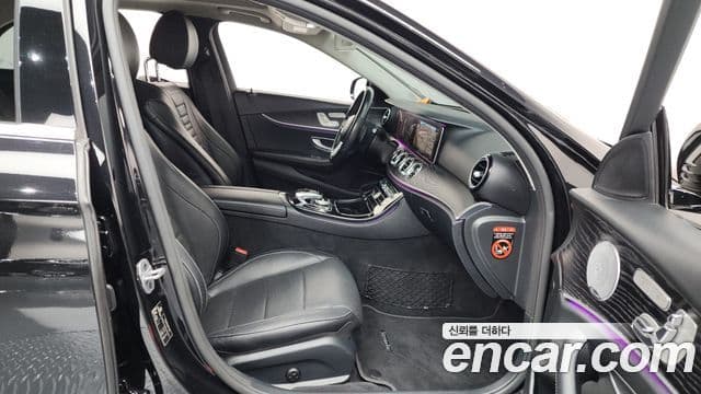 Mercedes-Benz E-Class 2018 — ფოტო 11/20