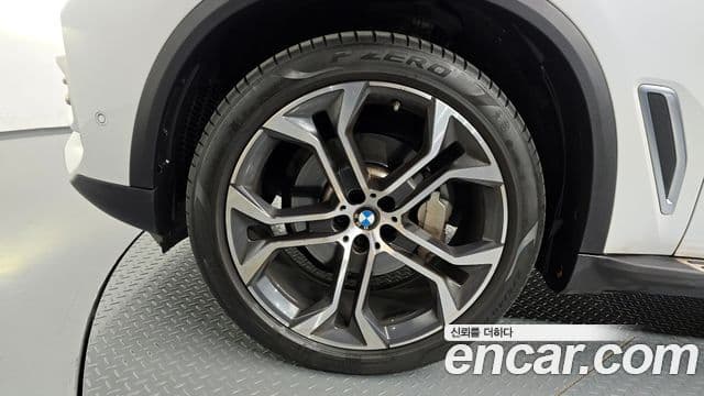 BMW X5 2022 — ფოტო 5/20