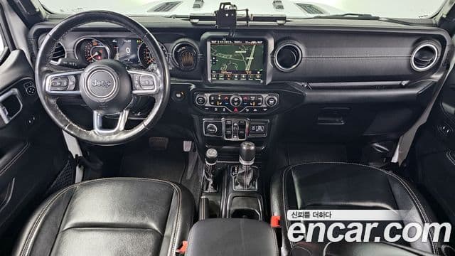 Jeep Wrangler 2023 — Şəkil 7/20