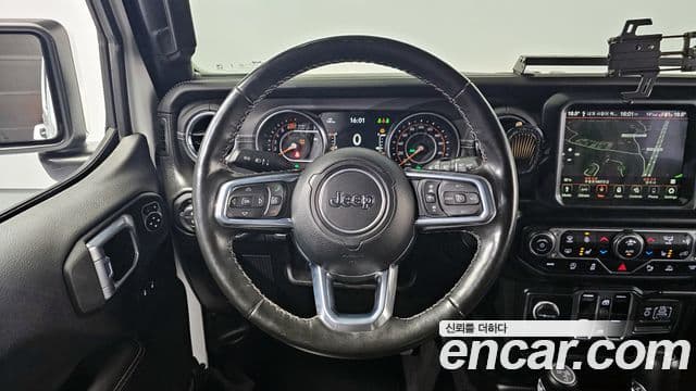 Jeep Wrangler 2023 — Şəkil 13/20