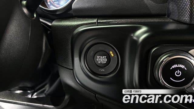 Jeep Wrangler 2023 — Şəkil 18/20