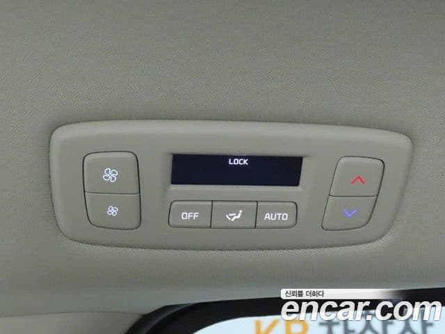 Kia Carnival 2024 — ფოტო 15/20
