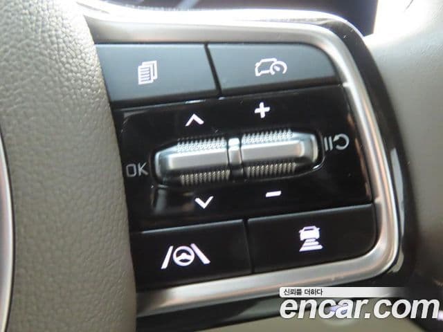 Kia Carnival 2024 — ფოტო 16/20