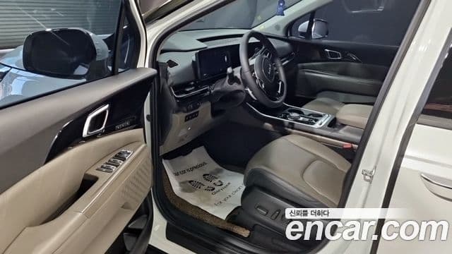 Kia Carnival 2024 — ფოტო 8/17