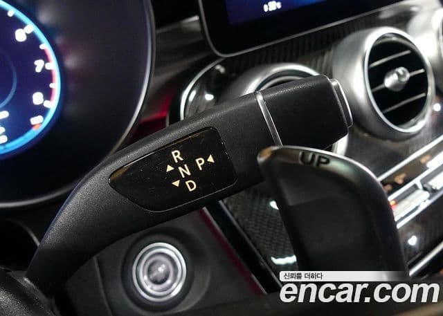 Mercedes-Benz GLC-Class 2021 — Şəkil 8/20