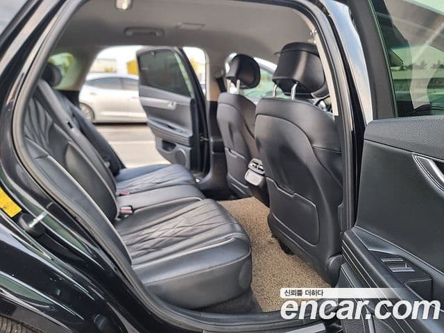 Genesis Electrified G80 2021 — фото 7 из 19