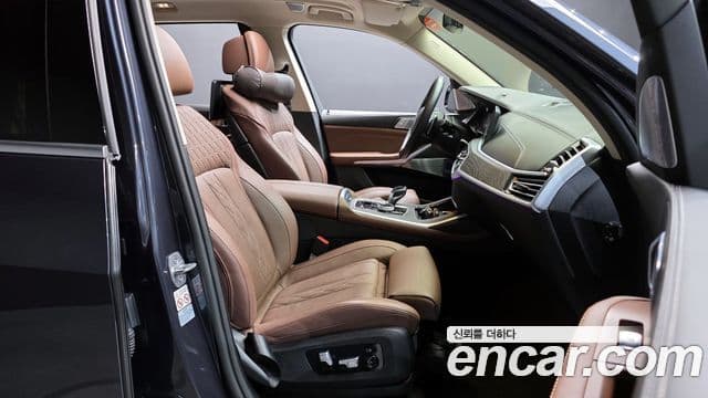 BMW X7 2021 — ფოტო 10/20