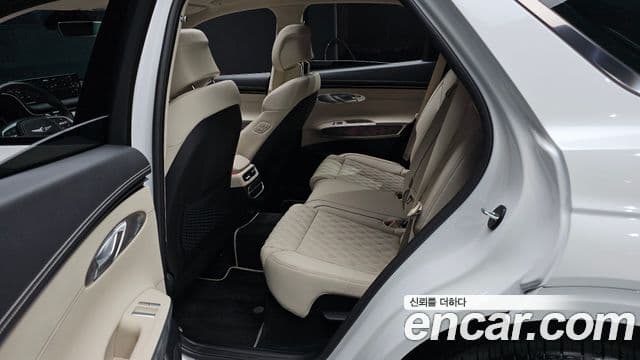 Genesis GV70 2024 — ფოტო 12/20