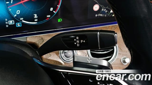 Mercedes-Benz E-Class 2021 — фото 9 из 20