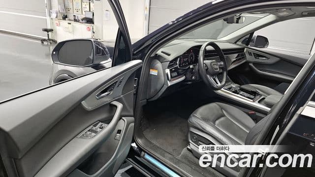 Audi Q7 2021 — Şəkil 10/20