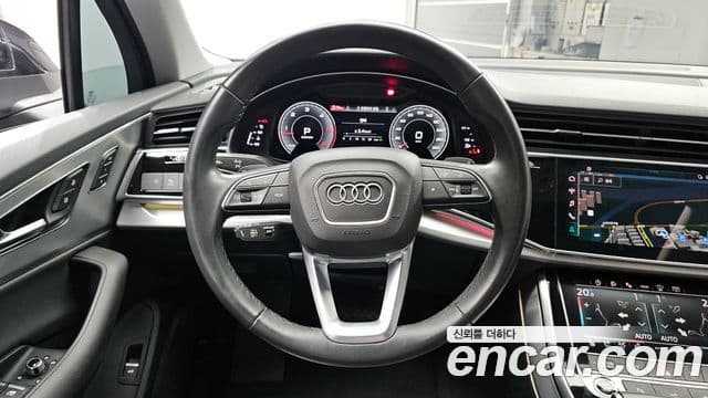 Audi Q7 2021 — Şəkil 13/20