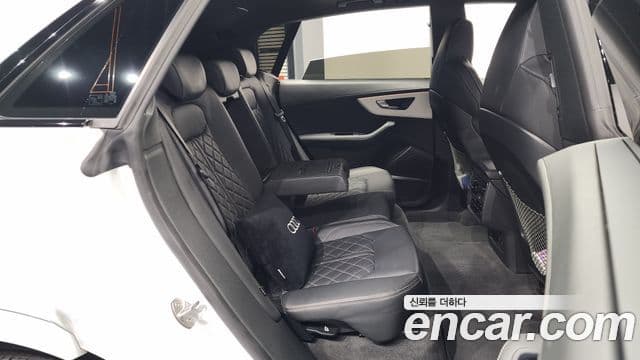 Audi Q7 2023 — Şəkil 12/20