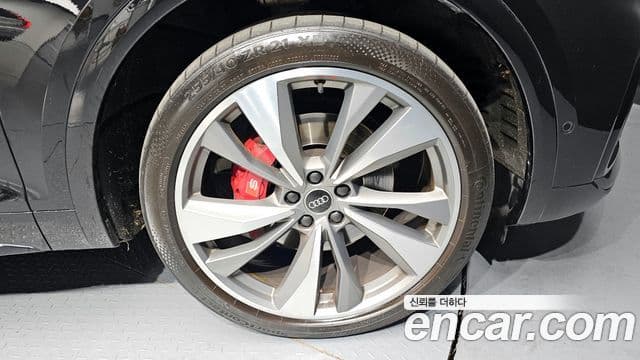Audi SQ5 2022 — Photo 1/20